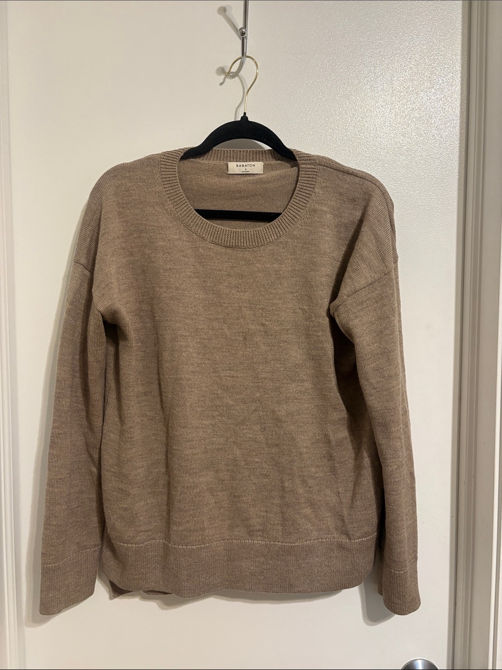 Aritizia Babaton Taupe Crewneck Pullover Sweater